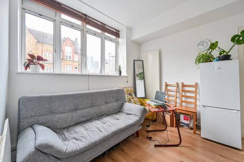 3 bedroom flat for sale, Bernhard Baron House, Henriques Street, Whitechapel, London, E1