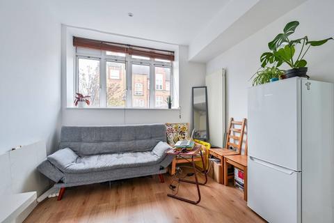 3 bedroom flat for sale, Bernhard Baron House, Henriques Street, Whitechapel, London, E1