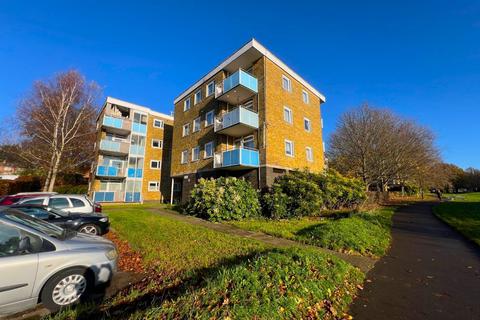 2 bedroom flat to rent, Gilpin Close, Hampshire SO19