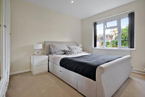 2 bedroom maisonette for sale, Woodstock, East Grinstead, RH19