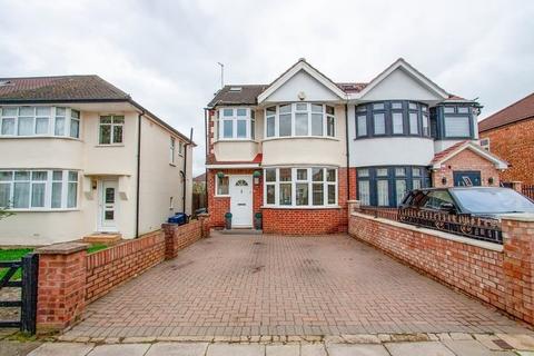 4 bedroom semi-detached house to rent, Perivale, Greenford UB6