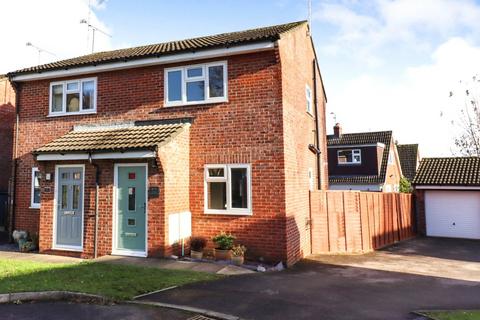 2 bedroom semi-detached house to rent, Coltsfoot Place, Hampshire RG27