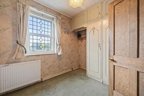 118 Saxon Drive, Acton, London, W3 0NT