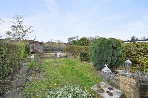 118 Saxon Drive, Acton, London, W3 0NT