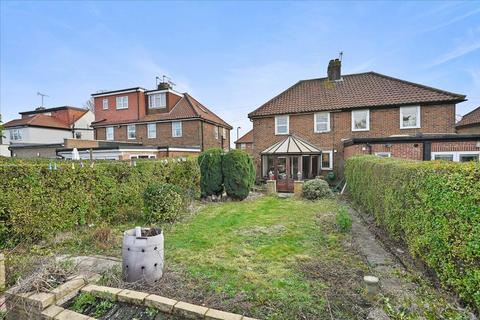 118 Saxon Drive, Acton, London, W3 0NT