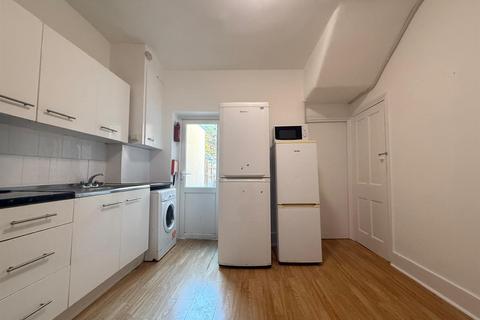 4 bedroom house to rent, Devonshire Road, London