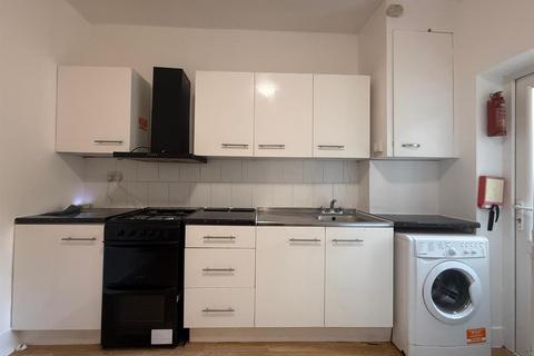 4 bedroom house to rent, Devonshire Road, London