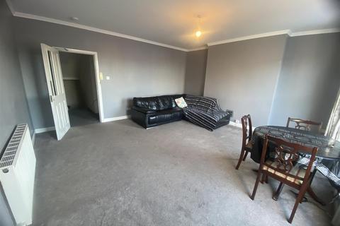 3 bedroom apartment to rent, Market Place, Thorne, Doncaster