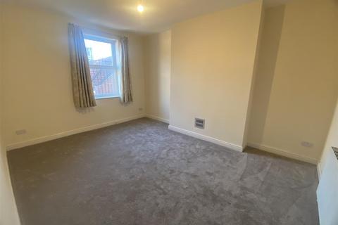 3 bedroom apartment to rent, Market Place, Thorne, Doncaster