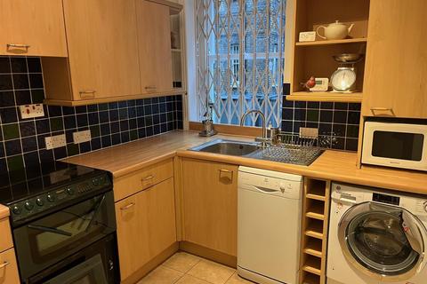 1 bedroom flat to rent, Prince Of Wales Drive, London SW11