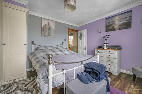 9 Tudor Gardens, Neath, SA10 7RX