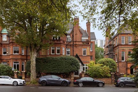 3 bedroom flat for sale, Eton Avenue, London, NW3