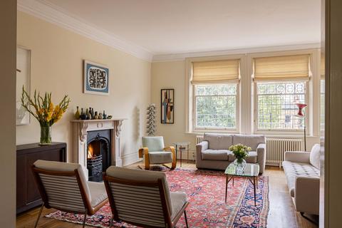 3 bedroom flat for sale, Eton Avenue, London, NW3