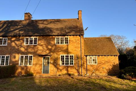 3 bedroom semi-detached house to rent, Lynn Road, King's Lynn PE33