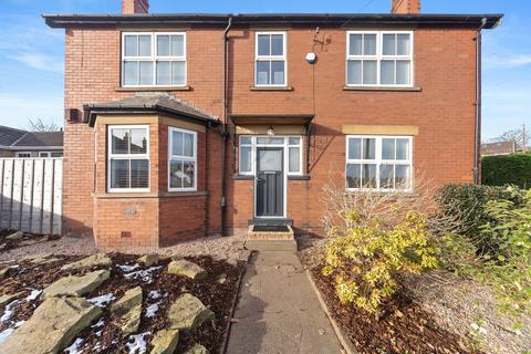 4 bedroom detached house for sale, Aberford Road, Wakefield WF3