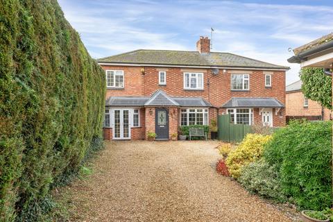 4 bedroom semi-detached house for sale, Old North Road, Wansford, Stamford, PE8