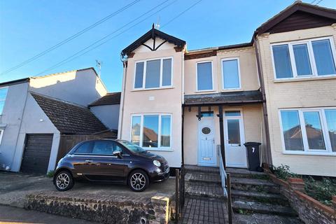 3 bedroom end of terrace house for sale, Beccles Road, Gorleston