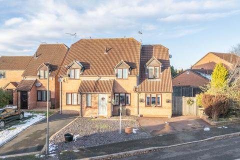 4 bedroom semi-detached house for sale, Bramble Way, Kilburn