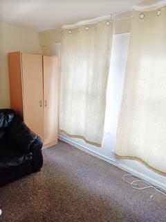 4 bedroom end of terrace house to rent, Hobart Road, Tilbury RM18