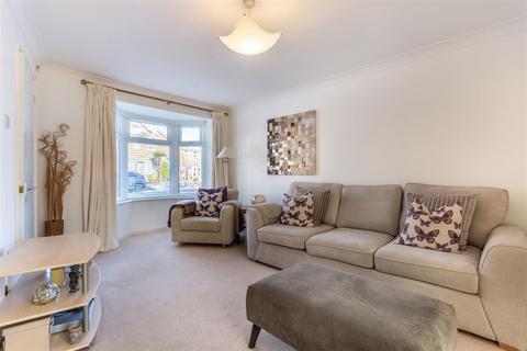 9 Bird Close, Mansfield, NG18 4AZ