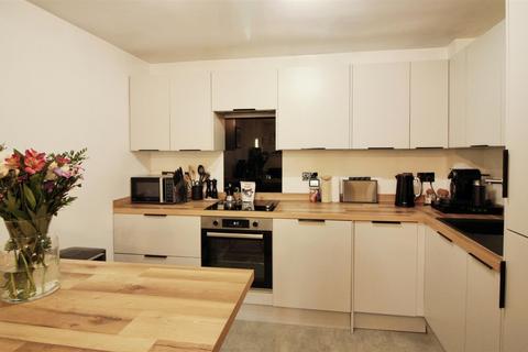 2 bedroom apartment for sale, Fenton Place, Leeds LS10