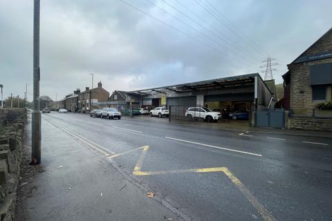 Industrial unit to rent, Wakefield Road, Huddersfield HD8