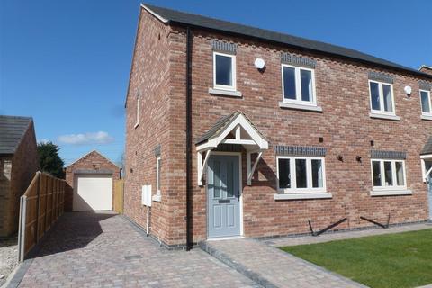 3 bedroom semi-detached house to rent, Top Farm Gardens, Grimsby DN36