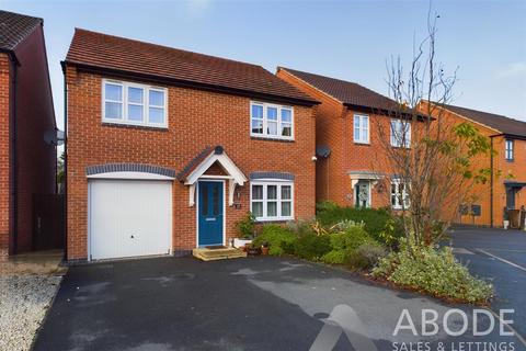 4 bedroom detached house for sale, Cascade Close, Burton-On-Trent DE14