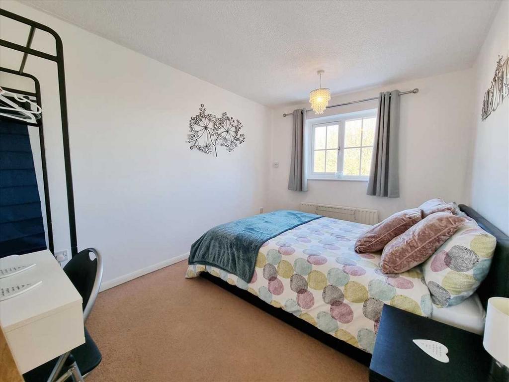 Bedroom 2: