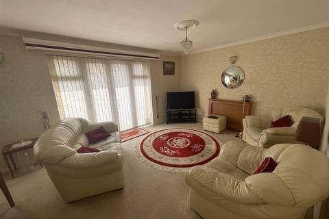 2 bedroom apartment for sale, Miles Way, Birchington, Kent