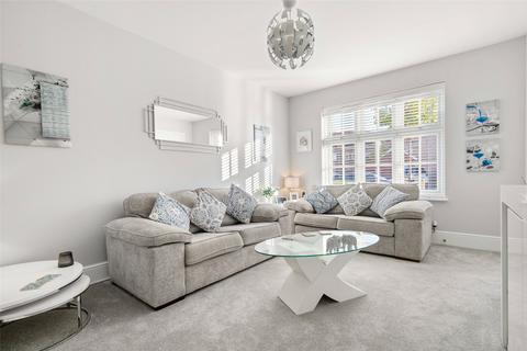 8 Deacon Grove, Warfield, Bracknell, RG42 4HT