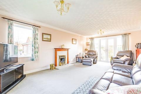 4 bedroom detached house for sale, Sea View Rise, Hopton