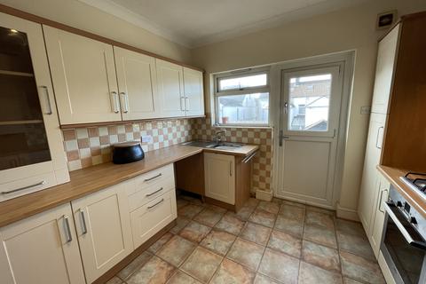 2 bedroom flat to rent, Ena Avenue, Neath