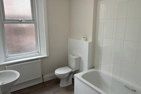 2 bedroom flat to rent, Hazelwood Avenue, Jesmond NE2