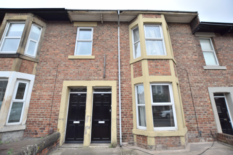 2 bedroom flat to rent, Warwick Street, Heaton NE6