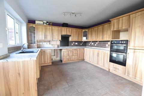 4 bedroom detached bungalow for sale, Brigg Road, Messingham, Scunthorpe