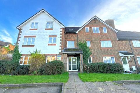 1 bedroom flat to rent, High Street, Woking GU21