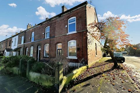 3 bedroom end of terrace house for sale, Nipper Lane, Whitefield, M45