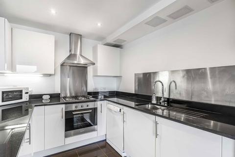 2 bedroom flat to rent, Triangle Road, London E8