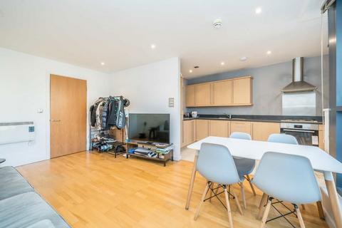 2 bedroom flat to rent, Salway Place, London E15