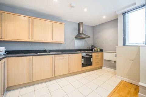 2 bedroom flat to rent, Salway Place, London E15