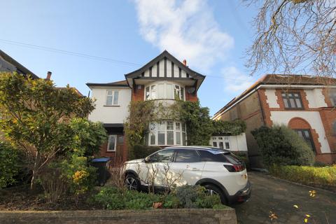 4 bedroom detached house to rent, Myddelton Gardens, London, N21