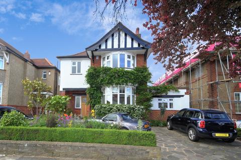 4 bedroom detached house to rent, Myddelton Gardens, London, N21