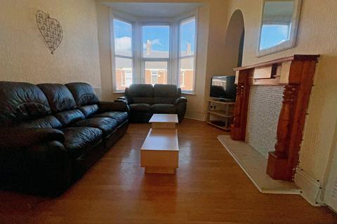 4 bedroom flat to rent, Simonside Terrace, tYNE AND wEAR NE6