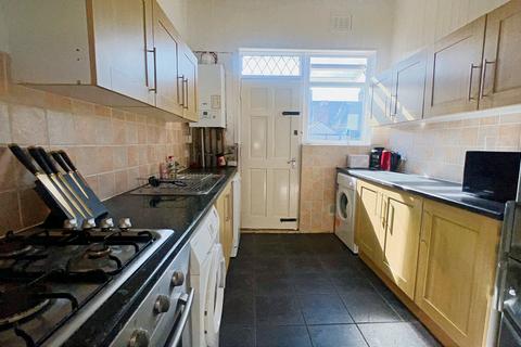 4 bedroom flat to rent, Simonside Terrace, tYNE AND wEAR NE6