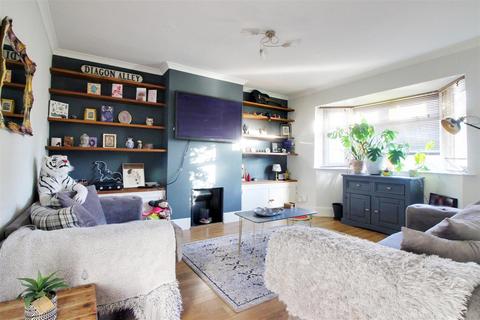 2 bedroom maisonette to rent, Burleigh Road, Hertford