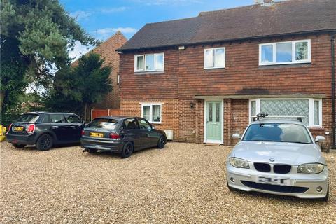 1 bedroom in a house share to rent, Yew Tree Drive, Guildford, Surrey, GU1