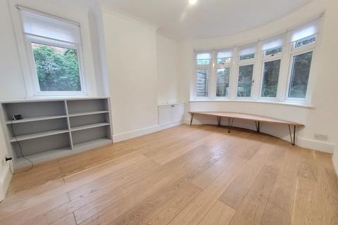 4 bedroom detached house to rent, Downs Road, London E5