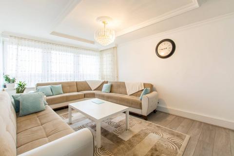 2 bedroom flat for sale, WOLFFE GARDENS, E15, Stratford, London, E15