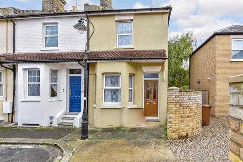 2 bedroom end of terrace house for sale, Langdon Road, Rochester, Kent